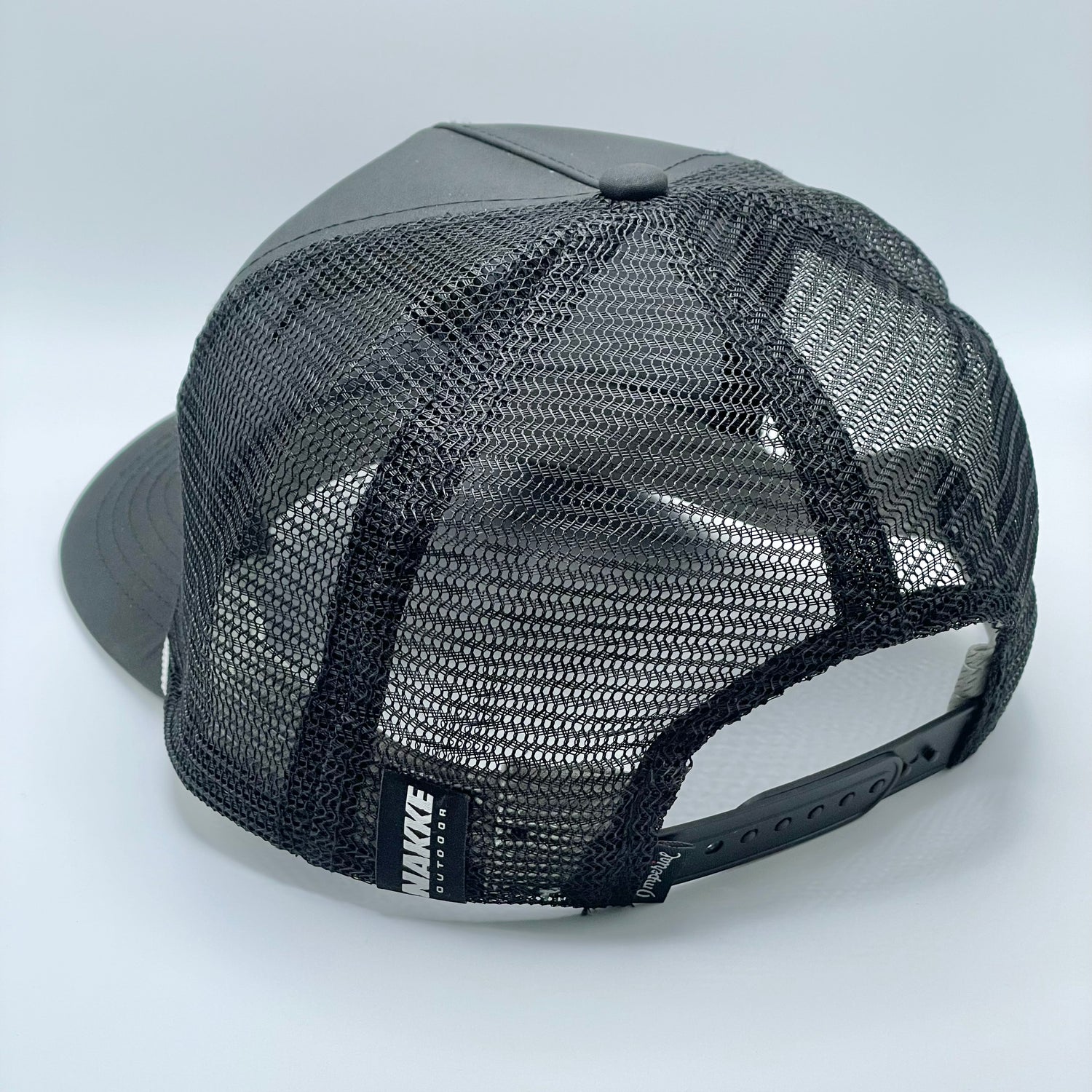 Black 5 panel retro fit mesh back pintail hat